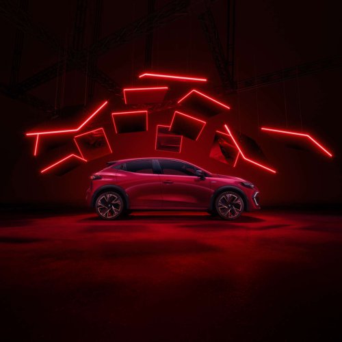 2026 Renault Clio debuts – sixth-gen is larger, gets more expressive styling; hybrid, petrol, LPG engines