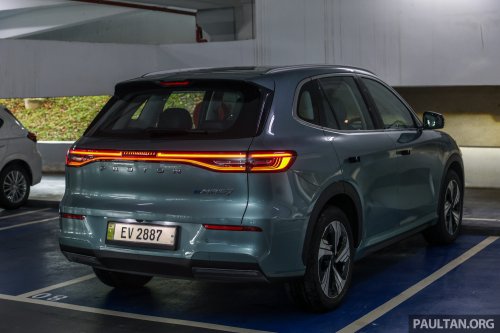 2025 Proton eMas 7 gets new Obsidian Black exterior, Alabaster White interior options, OTA Apple CarPlay