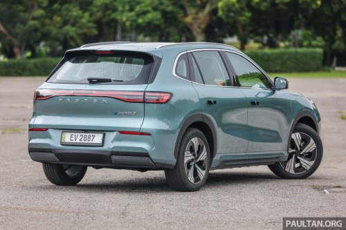 2025 Proton eMas 7 gets new Obsidian Black exterior, Alabaster White interior options, OTA Apple CarPlay