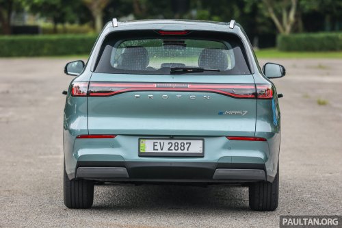 2025 Proton eMas 7 gets new Obsidian Black exterior, Alabaster White interior options, OTA Apple CarPlay