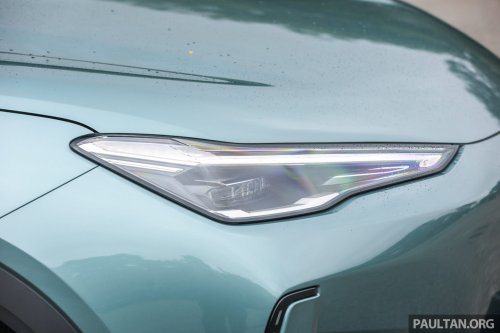 2025 Proton eMas 7 gets new Obsidian Black exterior, Alabaster White interior options, OTA Apple CarPlay