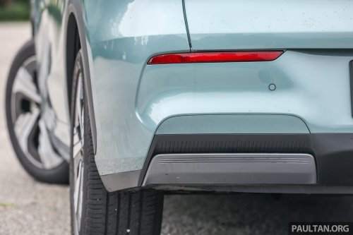 2025 Proton eMas 7 gets new Obsidian Black exterior, Alabaster White interior options, OTA Apple CarPlay