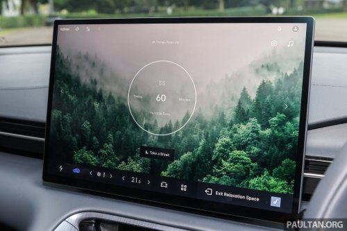 2025 Proton eMas 7 gets new Obsidian Black exterior, Alabaster White interior options, OTA Apple CarPlay