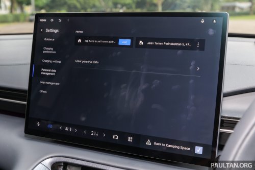 2025 Proton eMas 7 gets new Obsidian Black exterior, Alabaster White interior options, OTA Apple CarPlay