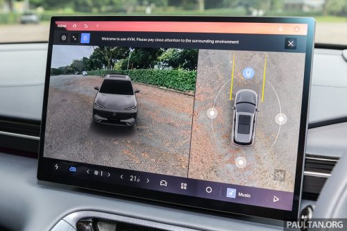2025 Proton eMas 7 gets new Obsidian Black exterior, Alabaster White interior options, OTA Apple CarPlay