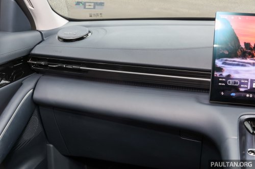 2025 Proton eMas 7 gets new Obsidian Black exterior, Alabaster White interior options, OTA Apple CarPlay