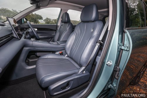 2025 Proton eMas 7 gets new Obsidian Black exterior, Alabaster White interior options, OTA Apple CarPlay