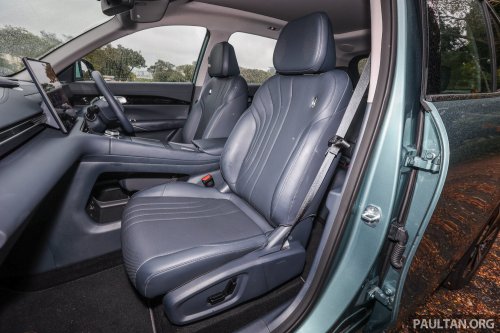 2025 Proton eMas 7 gets new Obsidian Black exterior, Alabaster White interior options, OTA Apple CarPlay