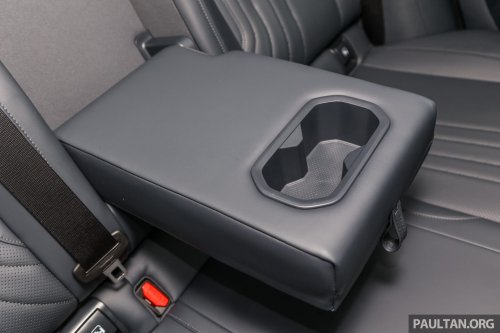 2025 Proton eMas 7 gets new Obsidian Black exterior, Alabaster White interior options, OTA Apple CarPlay