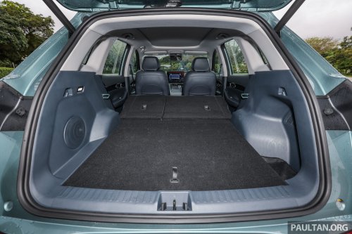 2025 Proton eMas 7 gets new Obsidian Black exterior, Alabaster White interior options, OTA Apple CarPlay
