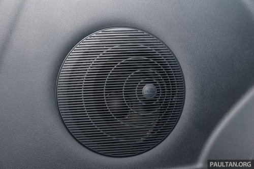 2025 Proton eMas 7 gets new Obsidian Black exterior, Alabaster White interior options, OTA Apple CarPlay