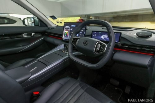 2025 Proton eMas 7 gets new Obsidian Black exterior, Alabaster White interior options, OTA Apple CarPlay