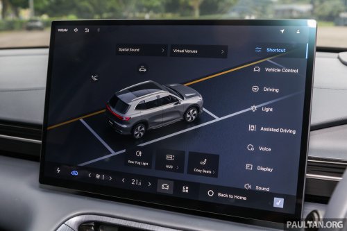 2025 Proton eMas 7 gets new Obsidian Black exterior, Alabaster White interior options, OTA Apple CarPlay