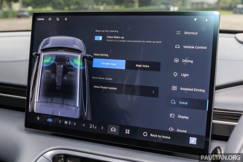 2025 Proton eMas 7 gets new Obsidian Black exterior, Alabaster White interior options, OTA Apple CarPlay