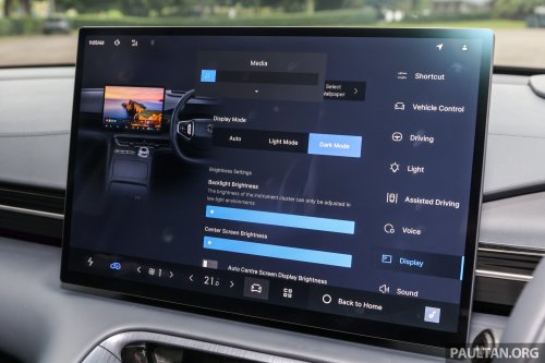 2025 Proton eMas 7 gets new Obsidian Black exterior, Alabaster White interior options, OTA Apple CarPlay