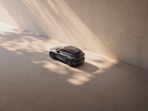 Volvo XC60 eclipses 240 to become the best-selling Volvo ever – over 2.7 million sold across 17 years