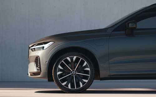 2026 Volvo XC60 facelift open for booking in Malaysia – B5 Core MHEV fr RM334k est, T8 Ultra PHEV RM368k