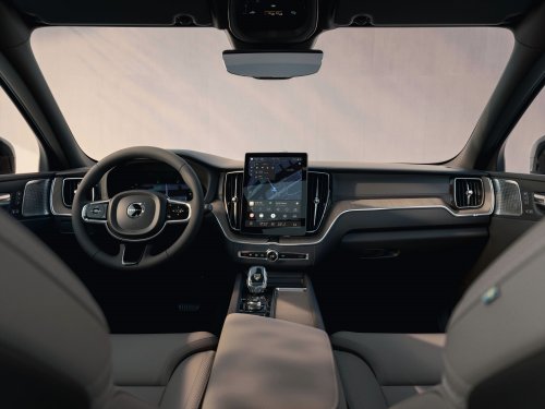 Volvo, Volvo XC60, Volvo XC60 eclipses 240 to become the best-selling Volvo ever – over 2.7 million sold across 17 years