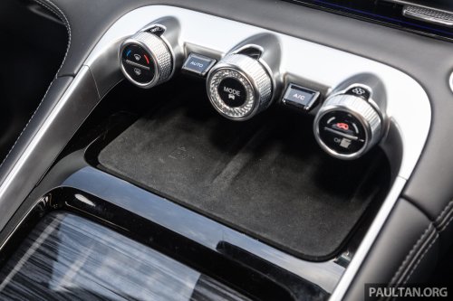 Omoda C9 Matte Black Limited Edition in Malaysia