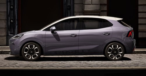 2025 MG4 gets rounded styling under pressure to improve China sales; semi-solid-state battery in Sept