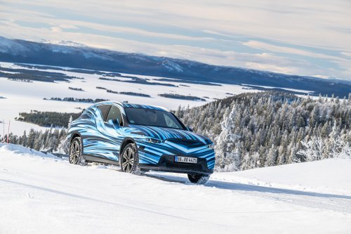 Mercedes-Benz GLC with EQ Technology debuts Sept 7 – GLC400 4Matic, S-Class air suspension for EV