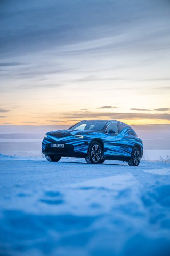 Mercedes-Benz GLC with EQ Technology teased with illuminated front grille – brand’s new design direction