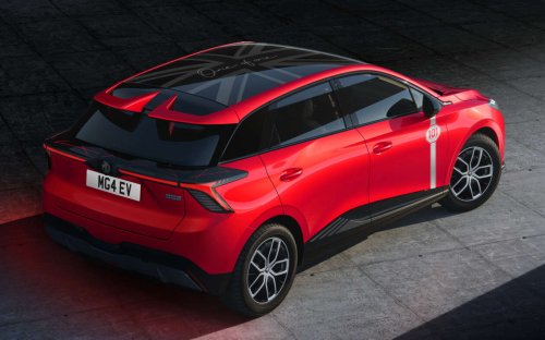 MG, MG4 EV 101 Edition in Malaysia – side decals, Union Jack roof design; based on 520 km Lux ER; fr RM130k