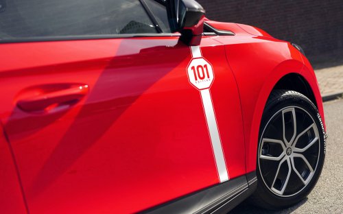 MG | MG4 EV 101 Edition in Malaysia – side decals, Union Jack roof design; based on 520 km Lux ER; fr RM130k