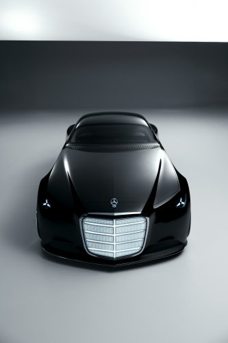 Mercedes-Benz Vision Iconic revealed – luxury coupé concept with massive grille, “hyper-analogue” interior