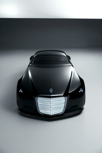 Mercedes-Benz Vision Iconic revealed – luxury coupé concept with massive grille, “hyper-analogue” interior