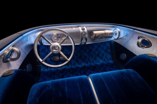 Mercedes-Benz Vision Iconic revealed – luxury coupé concept with massive grille, “hyper-analogue” interior