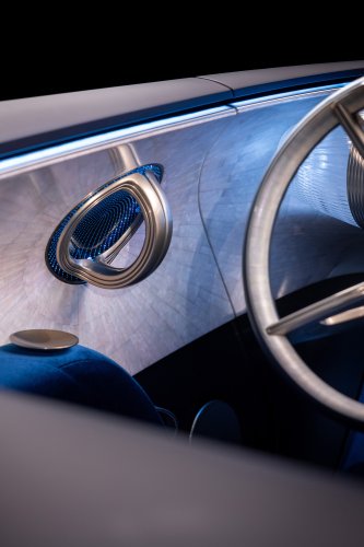 Mercedes-Benz Vision Iconic revealed – luxury coupé concept with massive grille, “hyper-analogue” interior