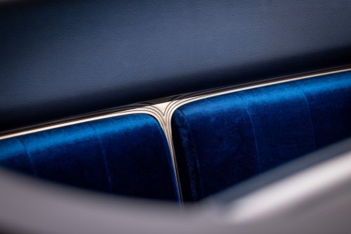 Mercedes-Benz Vision Iconic revealed – luxury coupé concept with massive grille, “hyper-analogue” interior
