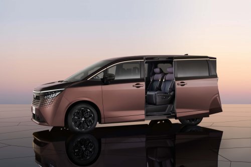 2026 Nissan Elgrand debuts in Tokyo – 4th-gen Alphard-fighter, e-Power hybrid, e-4orce electric AWD