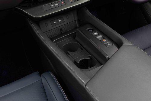 2026 Nissan Elgrand debuts in Tokyo – 4th-gen Alphard-fighter, e-Power hybrid, e-4orce electric AWD