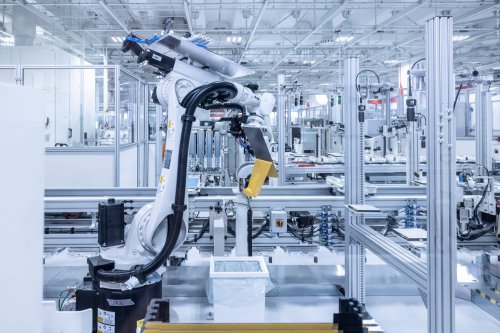 Ferrari Elettrica – brand’s first EV debuts in 2H 2026; 800V tech, active suspension, 1,128 PS, 530 km range