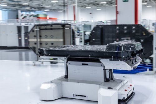 Ferrari Elettrica – brand’s first EV debuts in 2H 2026; 800V tech, active suspension, 1,128 PS, 530 km range