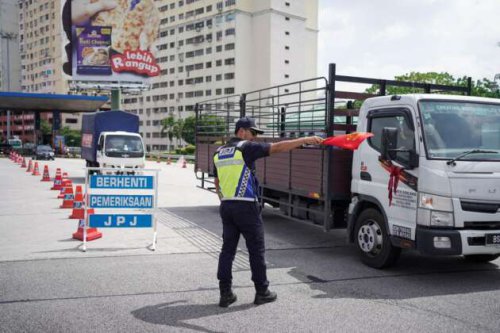 JPJ “declares war” on overloaded vehicles in Malaysia, “I’ve lost my patience,” says Loke