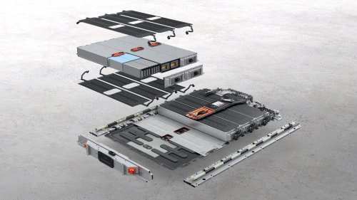 2026 Porsche Cayenne Electric – PPE-based EV; 800V tech, 400 kW DC, 113 kWh battery, over 600 km WLTP