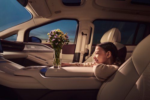 Xpeng X9 PowerX – brand’s first REEV, 1.5T, 0.15 l/100 km FC, 452 km CLTC EV range, 1,602 km total