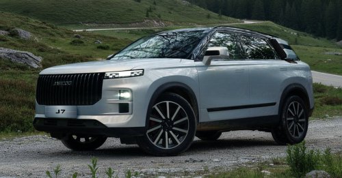 AWD | Jaecoo J7 AWD in Malaysia now comes with electric side steps and side tookit box – still RM153,800 OTR