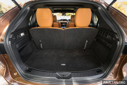Mazda CX-80 2.5G PHEV AWD in Malaysia – three-row SUV, captain seats, 65 km NEDC EV range; RM297k