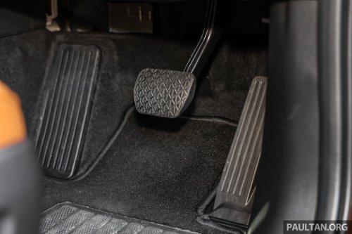 Mazda CX-80 2.5G PHEV AWD in Malaysia – three-row SUV, captain seats, 65 km NEDC EV range; RM297k