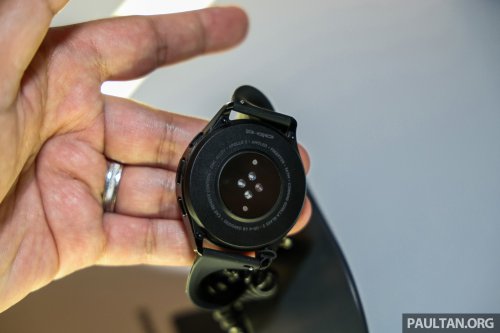 Perodua P-Go smartwatch – 1.43″ AMOLED; HR, sleep, blood pressure/O2 monitor; works as car key, RM950