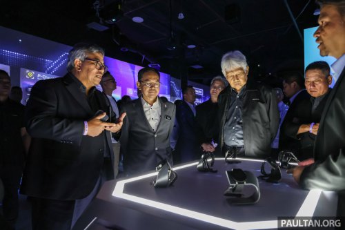 Perodua P-Go smartwatch – 1.43″ AMOLED; HR, sleep, blood pressure/O2 monitor; works as car key, RM950