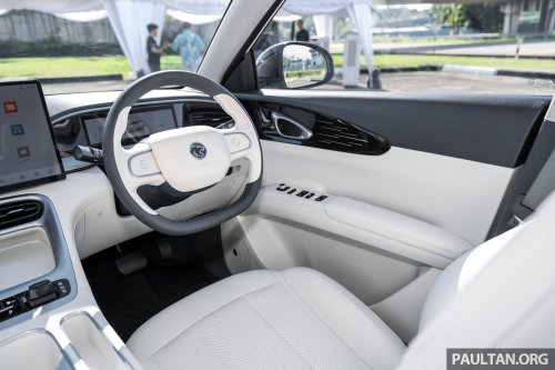 2027 Geely Xingyuan/EX2 spied – new wheels, column shifter; more range for Proton eMas 5 twin?