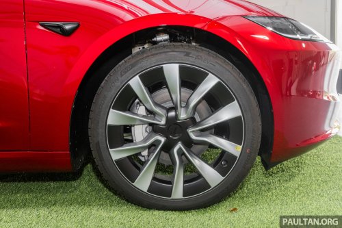2026 Tesla Model 3 Long Range RWD in Malaysia – 750 km WLTP, indicator stalk, black badges, RM185k