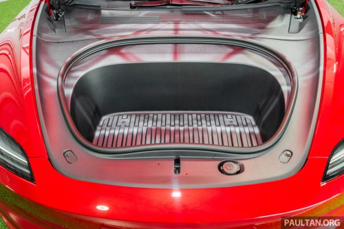 2026 Tesla Model 3 Long Range RWD in Malaysia – 750 km WLTP, indicator stalk, black badges, RM185k