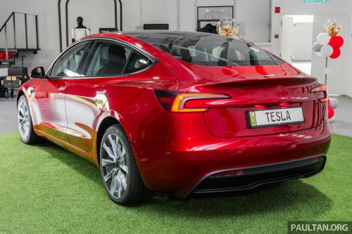 Tesla, RWD, 2026 Tesla Model 3 Long Range RWD in Malaysia – 750 km WLTP, indicator stalk, black badges, RM185k