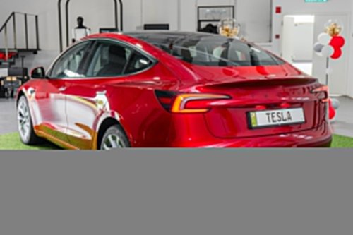 Tesla, 2026 Tesla Model 3 Long Range RWD in Malaysia – 750 km WLTP, indicator stalk, black badges, RM185k